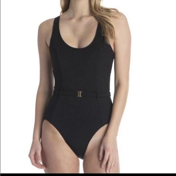 Jantzen size 6 Textured black belted swimsuit - Picture 2 of 9